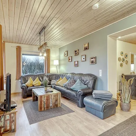 Дом отдыха Grosses Mit Kamin Дагебюлль